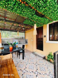 Chateau La Princesa cozy bar & awesome garden - 5