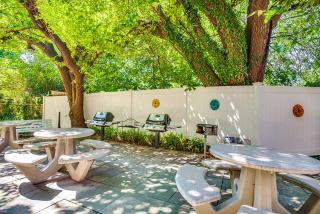 Comfy & Relaxing Apt - 5