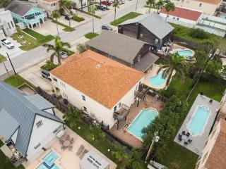 Super near Beach Cozy 4 plex Pool Sleep Many - 0