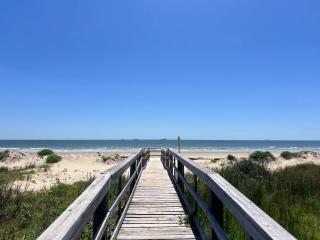 Beachy Days Starry Nights Seabreeze Oasis Awaits - 0