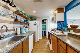 Haven Steps to Beach Large Deck Pet Friendly - 7