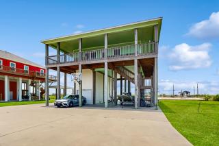Amazing Canal Front Hot Tub Boat Ramp - 6