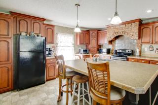 Quiet Family Home in Headland with Games and Yard - 8