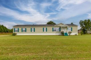 Quiet Family Home in Headland with Games and Yard - 7