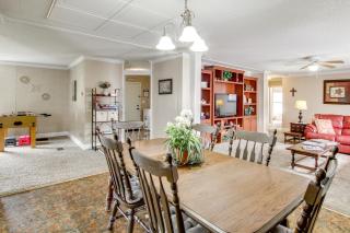 Quiet Family Home in Headland with Games and Yard - 4