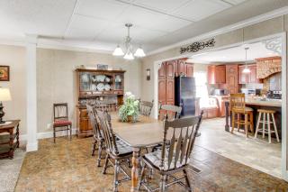 Quiet Family Home in Headland with Games and Yard - 3