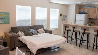 EZ Access 1st Floor 5 mins to Beach Pool - 4