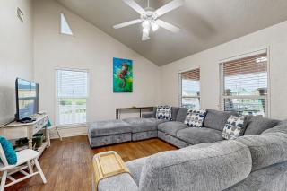 Charming Gulf Views Large Deck Dog Friendly - 4