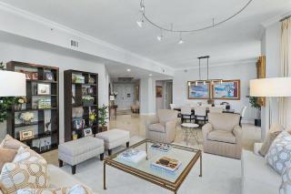 Luxury Two Bedroom Condo with Ocean Views - 1