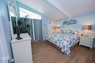 Warm Vibes 5 mins to Beach Cool Retro Feel - 1