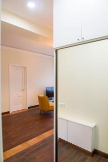 Central 1-bedroom apartment with wooden balcony! - 4