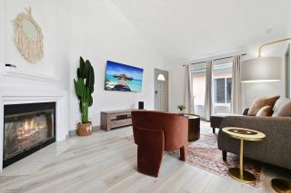 Steps tp beach Prime location Villa - 0