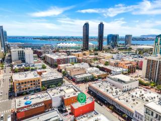 Iconic 9BR Landmark in Gaslamp Sleeps 14 - 1