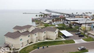 New Waterfront Bungalow Fisherman's Paradise - 9