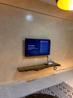 Ntinda Stylish Rustic Rooftop Studio Near Naguru - 2