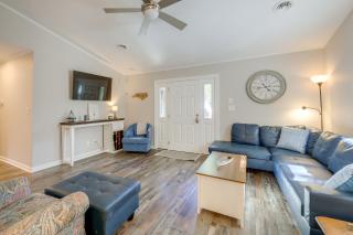 Lovely Emerald Isle Home, Walk to Beach! - 8