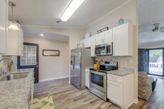Lovely Emerald Isle Home, Walk to Beach! - 2