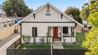 Classic San Diego Home w Outdoor Lounge Vintage Charm Casa Craftsman by Avantstay - 0