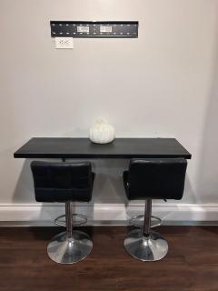 The Layover Lounge - 9