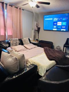 The Layover Lounge - 1