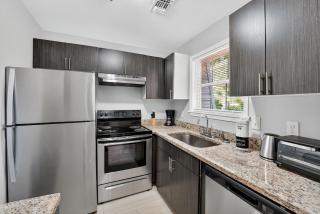 Family Friendly, Spacious 2bd 1bt Apartment - 3