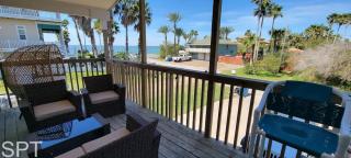 Large 3 bedr Bay Views Pool Great Deck - 2