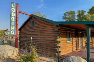 Chinook Winds Lodge - 3