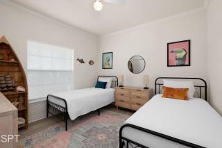 Stylish Design Pool Near Beach BBQ Grill - 4