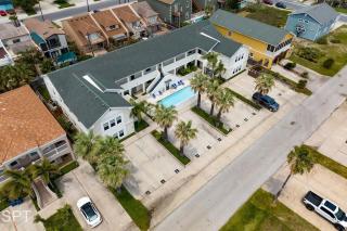 Stylish Design Pool Near Beach BBQ Grill - 3