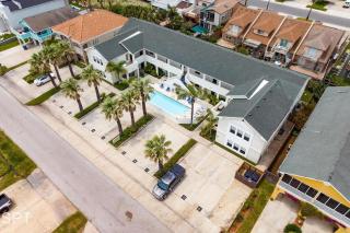 Stylish Design Pool Near Beach BBQ Grill - 2