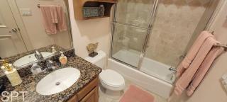 One by forth Block to Beach Ground Floor Pristine Pool - 4