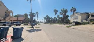 One by forth Block to Beach Ground Floor Pristine Pool - 1