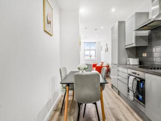 The Velvet Nest 2BR 2BA - 6