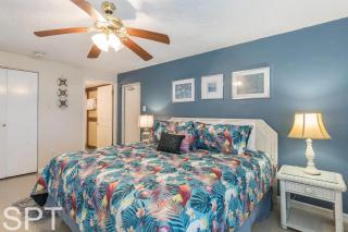 Beachfront Resort & Pools Great Family Space - 2