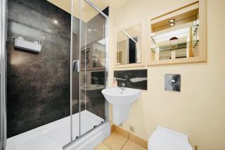 Modern 2bed 2bath apartment Canary Wharf - upto 5 person - 2