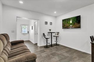 roomstr NJ Room 1 Bedroom in South Tampa with Shared Full Bathroom & FREE COFFEE - 3