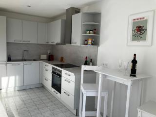 Freundlich helle 3-Zimmer-Wohnung mit Süd- und Westbalkon - herrlicher Ausblick in die Berge - 8