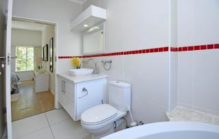 Cosy 2bed in heart of Sandton - 1