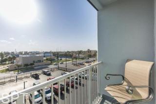 Fun Beachfront Heated Pool Awesome Location - 7