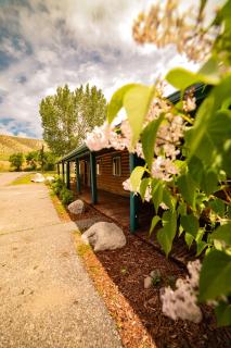 Chinook Winds Lodge - 1