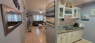 EZ Walk to Beach Modern 2 bedroom Sleeps Many - 1