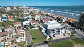 Luxury Remodel Beachview 2 bedr - 9
