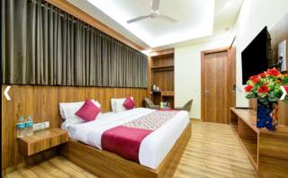Hotel Rosewood-Near IGI -Airport-Terminal-3 - 1
