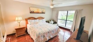 Resort-like beachfront Heated Pool - 5