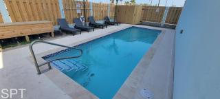 2 Levels New Townhome Heated Pool #1 - 8