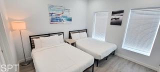 2 Levels New Townhome Heated Pool #1 - 4