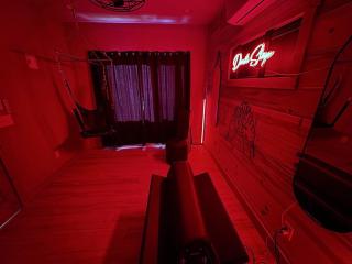 Romantic Red Room - Adults Only Couples' Retreat - 7