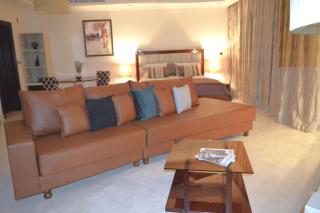 Wellness Oasis Beachfront with stunning Pool Views Tennis, Sauna & Steam Gym - 9