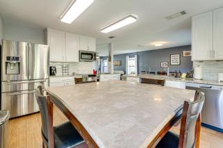 New Braunfels Escape, Walk to Gruene Hall! - 1