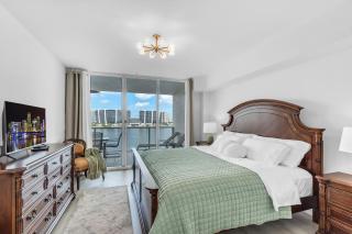 Bayfront Luxury 2-Bedroom Condo Sunny Isles Beach - 7
